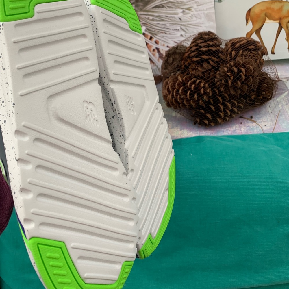 New Balance 90s Capsule Sneaker - Picture 4 of 6